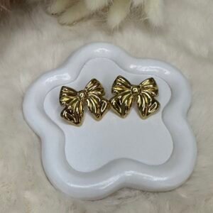 Boucles d’oreilles nœud doré – Élégance intemporelle